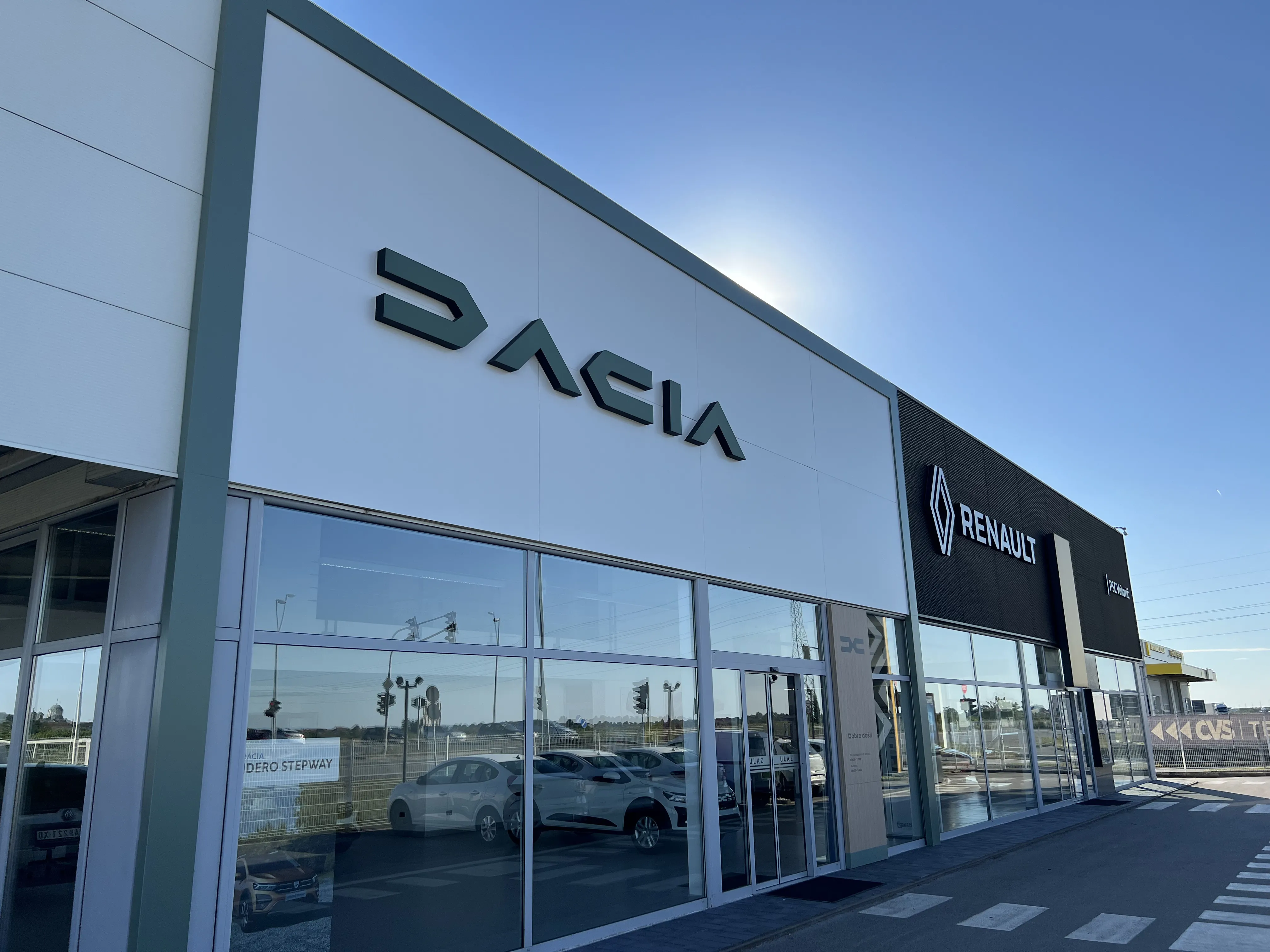 Izlog salona Dacia